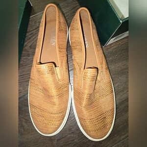 LAUREN RALPH LAUREN TAN FAUX STRAW SLIP ON SHOES SIZE 7 USED IN GOOD CONDITION